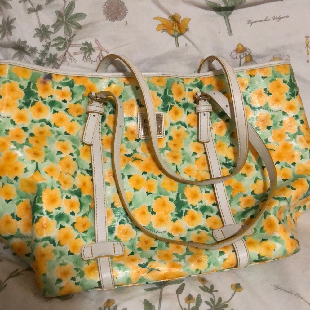 Tote perfect for traveling !